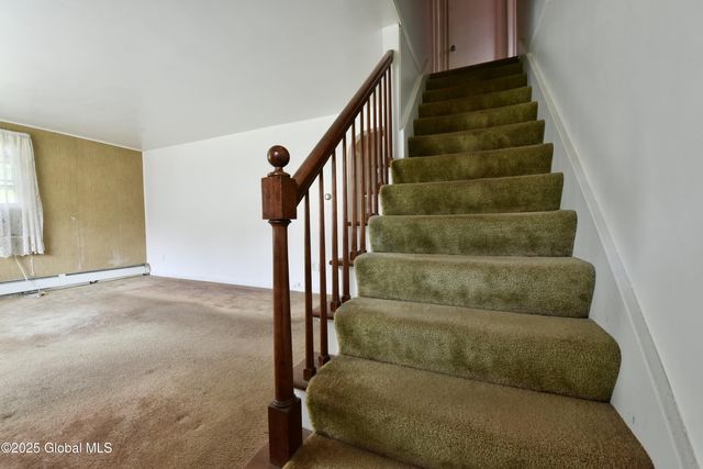102 Willow Street, Guilderland, NY 12084