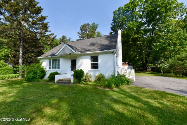 102 Willow Street, Guilderland, NY 12084