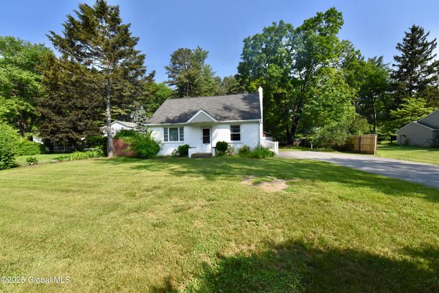 102 Willow Street, Guilderland, NY 12084