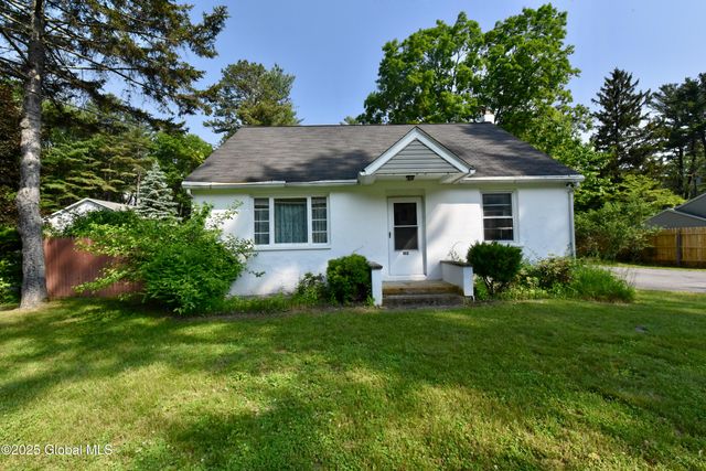 102 Willow Street, Guilderland, NY 12084
