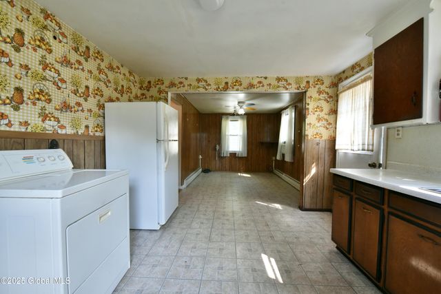 102 Willow Street, Guilderland, NY 12084