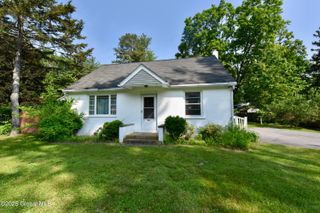 102 Willow Street, Guilderland, NY 12084