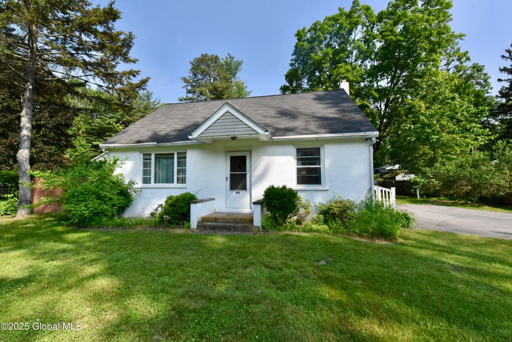 102 Willow Street, Guilderland, NY 12084