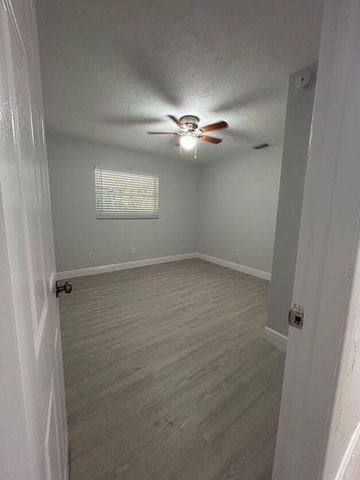 3920 7th Avenue N, Lake Worth Beach, FL 33461