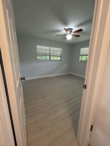 3920 7th Avenue N, Lake Worth Beach, FL 33461