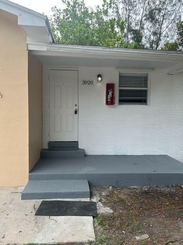 3920 7th Avenue N, Lake Worth Beach, FL 33461