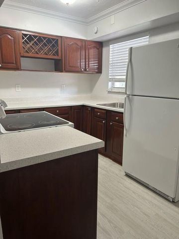 3920 7th Avenue N, Lake Worth Beach, FL 33461
