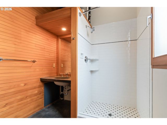 321 MILL St 1, Eugene, OR 97401