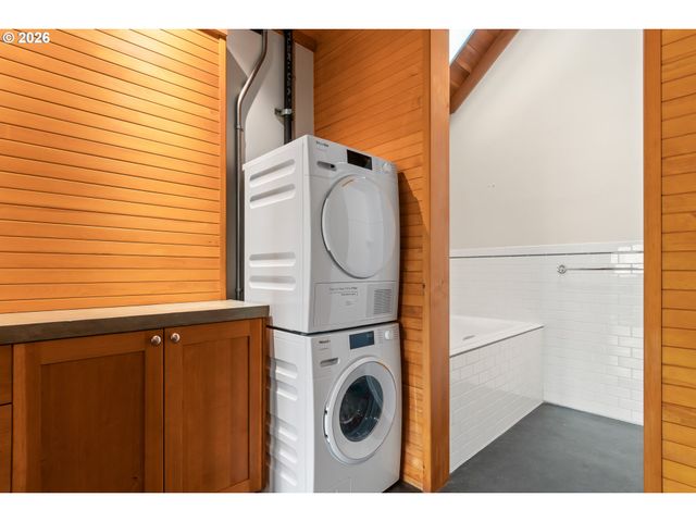 321 MILL St 1, Eugene, OR 97401