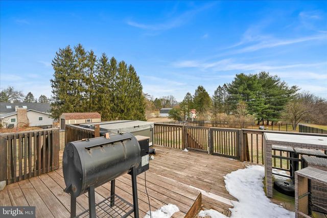 1145 HIGHLAND DR, Mechanicsburg, PA 17055