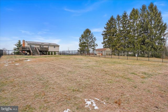 1145 HIGHLAND DR, Mechanicsburg, PA 17055