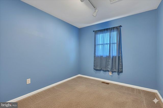 1145 HIGHLAND DR, Mechanicsburg, PA 17055