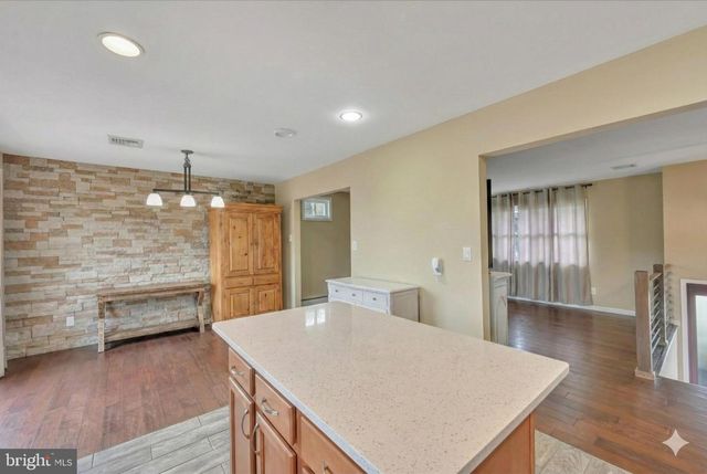 1145 HIGHLAND DR, Mechanicsburg, PA 17055