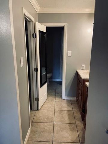 10227 Sagemark Drive, Houston, TX 77089