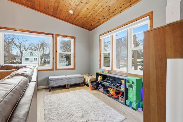 16919 Cottage Grove Avenue, Wayzata, MN 55391