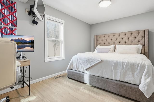 16919 Cottage Grove Avenue, Wayzata, MN 55391