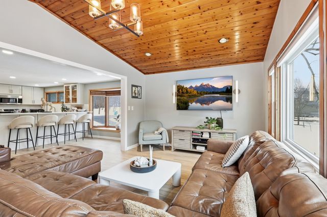 16919 Cottage Grove Avenue, Wayzata, MN 55391