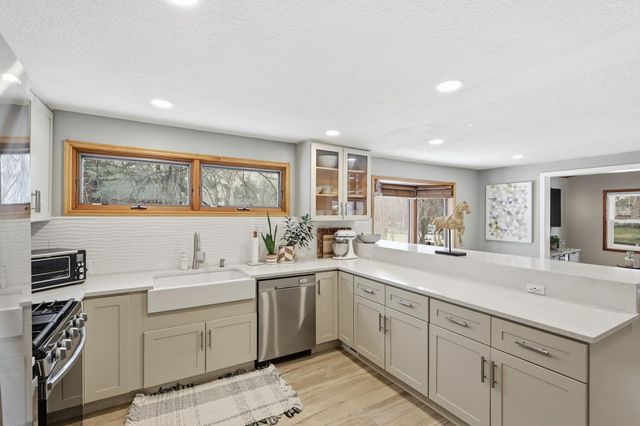 16919 Cottage Grove Avenue, Wayzata, MN 55391