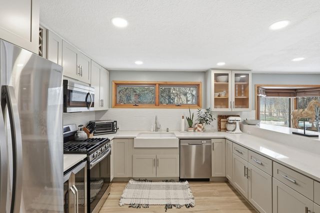 16919 Cottage Grove Avenue, Wayzata, MN 55391