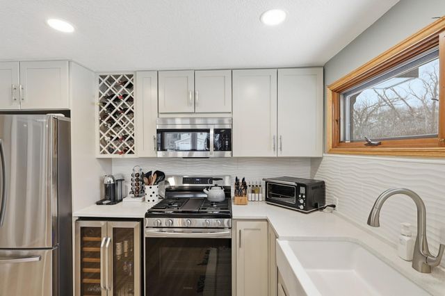 16919 Cottage Grove Avenue, Wayzata, MN 55391