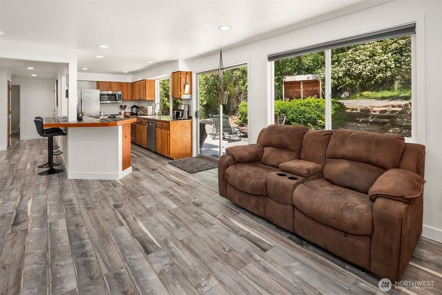 16530 237th Avenue SE, Issaquah, WA 98027