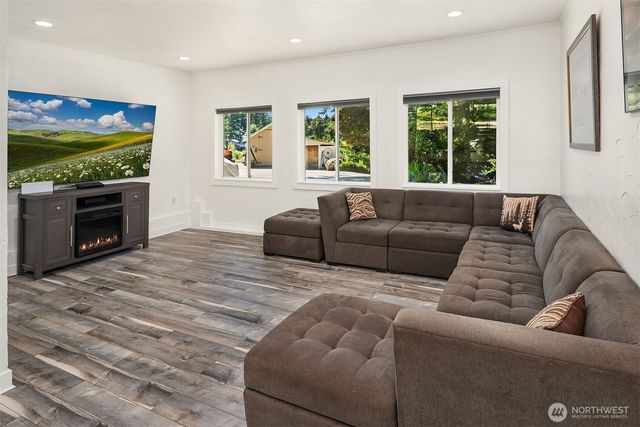 16530 237th Avenue SE, Issaquah, WA 98027