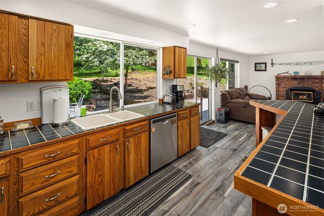 16530 237th Avenue SE, Issaquah, WA 98027