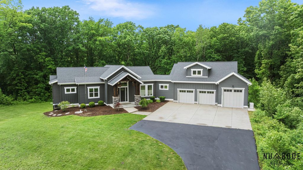 1497 10 Mile Road NE, Comstock Park, MI 49321