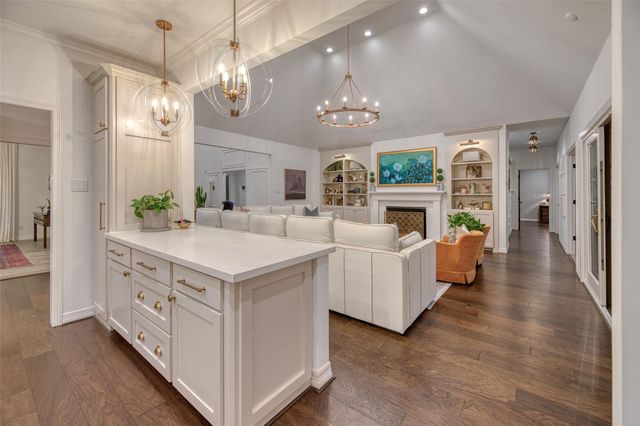 919 Old Valley Way, Houston, TX 77094
