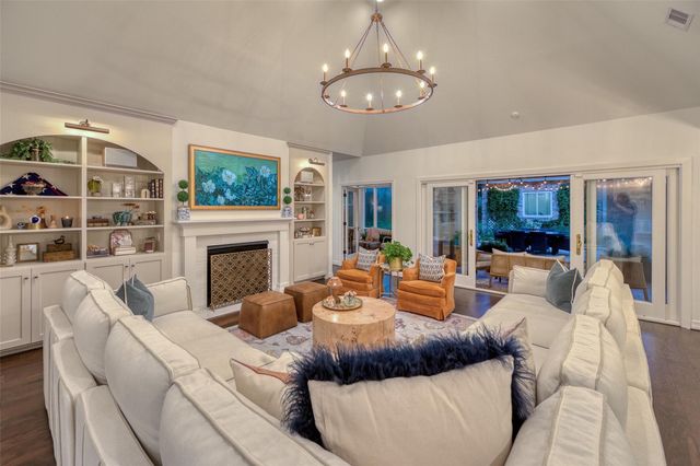 919 Old Valley Way, Houston, TX 77094