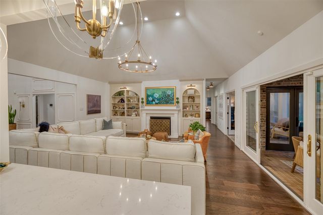 919 Old Valley Way, Houston, TX 77094