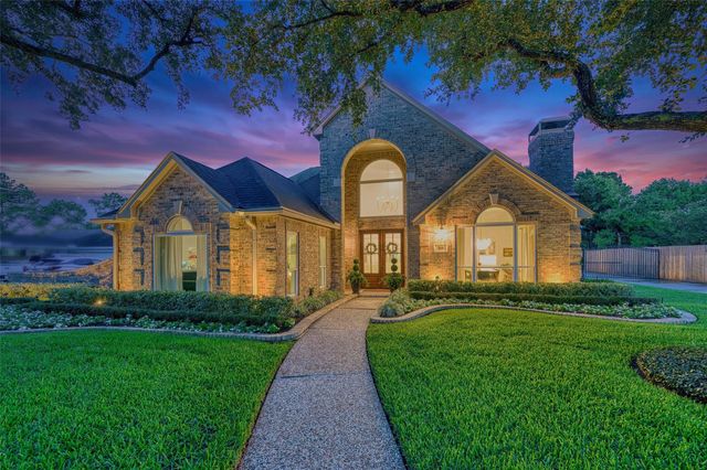 919 Old Valley Way, Houston, TX 77094