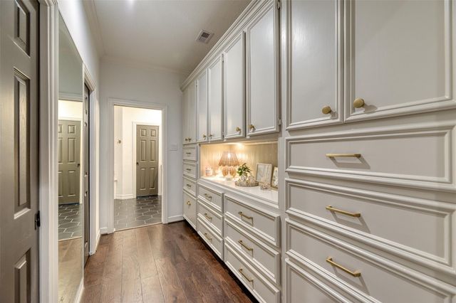 919 Old Valley Way, Houston, TX 77094