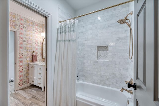 919 Old Valley Way, Houston, TX 77094