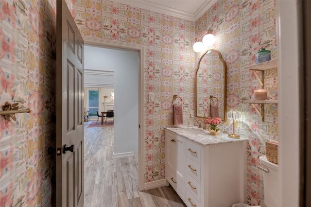 919 Old Valley Way, Houston, TX 77094