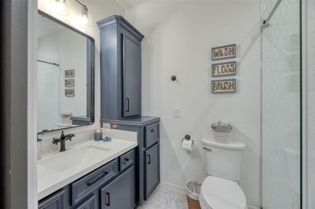 919 Old Valley Way, Houston, TX 77094