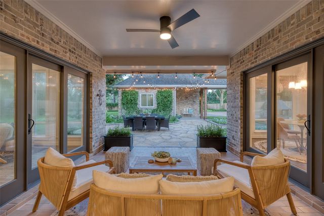 919 Old Valley Way, Houston, TX 77094