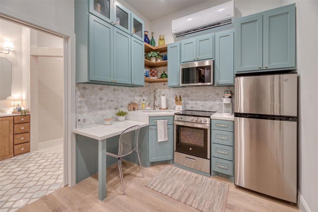 919 Old Valley Way, Houston, TX 77094
