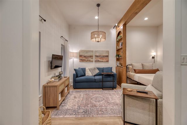 919 Old Valley Way, Houston, TX 77094