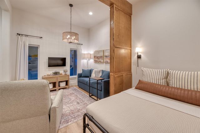 919 Old Valley Way, Houston, TX 77094