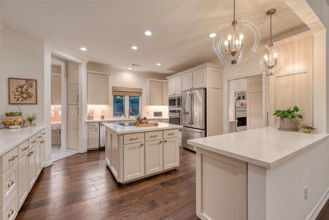 919 Old Valley Way, Houston, TX 77094