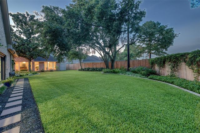 919 Old Valley Way, Houston, TX 77094