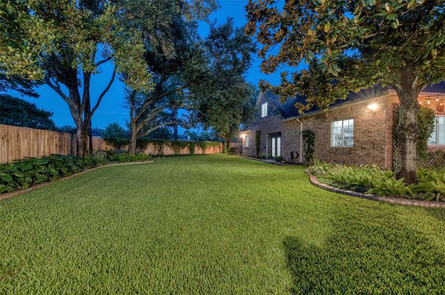 919 Old Valley Way, Houston, TX 77094