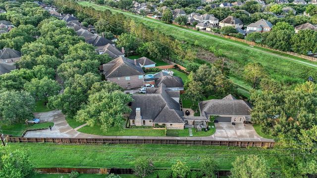 919 Old Valley Way, Houston, TX 77094