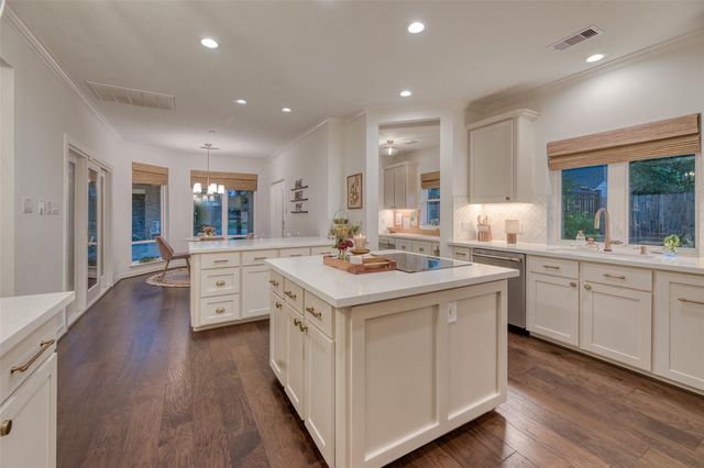 919 Old Valley Way, Houston, TX 77094