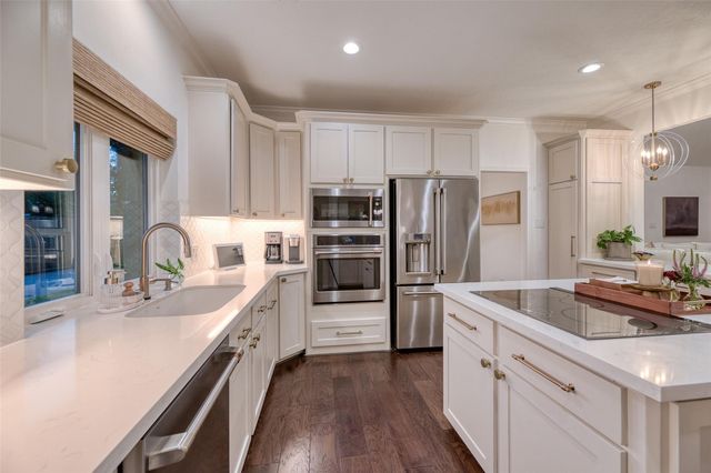 919 Old Valley Way, Houston, TX 77094