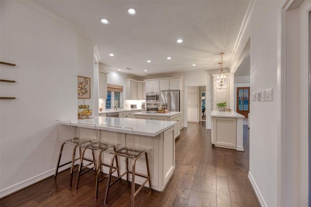 919 Old Valley Way, Houston, TX 77094