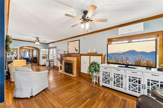 1611 E Erie Avenue, Lorain, OH 44052