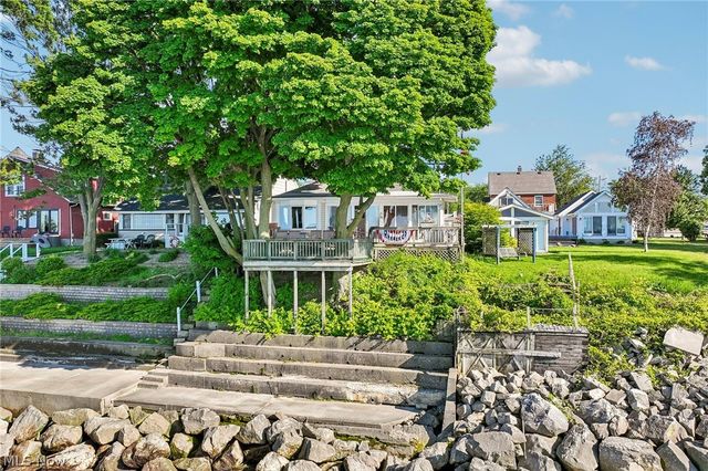 1611 E Erie Avenue, Lorain, OH 44052