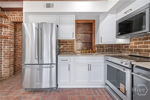419 E Charlton Street, Savannah, GA 31401